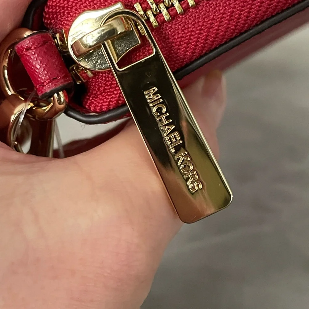 NWT Michael Kors Scarlet Wristlet Saffiano Large Zip Wallet